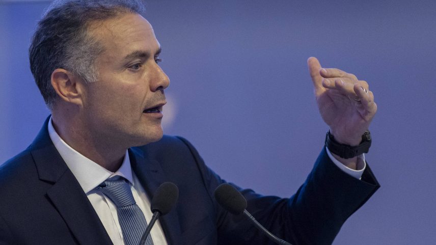 Renan Filho diz que investimentos em infraestrutura batem recorde neste ano, com entrada massiva do setor privado, mas que resultado político deste cenário já não é o mesmo que o do passado (Foto: Danilo Verpa 31.out.2024/Folhapress)
