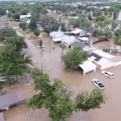 Tempestades devastadoras no Texas deixam dezenas de mortos e desaparecidos