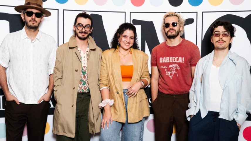 A banda colombiana se sentou com Jessica Roiz da Billboard na conferência em Nova York. (Foto: Reprodução)