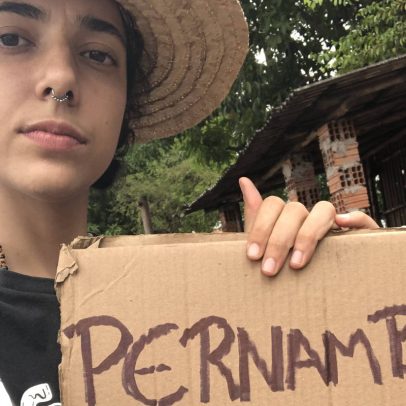 Viajar sozinha de carona: coragem e estratégia para encarar a estrada