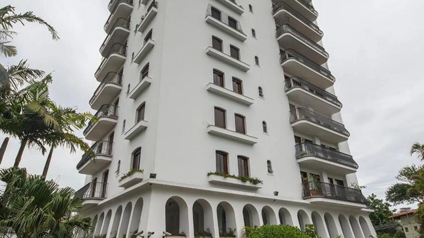 Edifício Vera Cruz, no Alto de Pinheiros, tem apartamento em leilão com lance mínimo de R$ 5,8 milhões. (Foto: Divulgação)