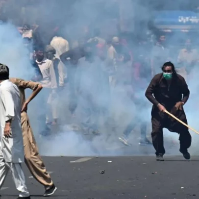 Autoridades prendem 108 integrantes do partido de Imran Khan