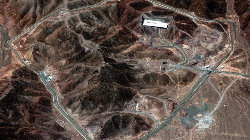 Vista aérea da instalação nuclear de Fordow, no Irã — Foto: Satellite image ©2025 Maxar Technologies / AFP