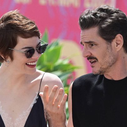 Emma Stone elogia beleza e talento de Pedro Pascal em declaração surpreendente
