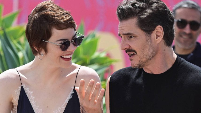 Emma Stone e Pedro Pascal contracena no filme 'Eddington' (2025) (Foto: Miguel Medina/AFP)
