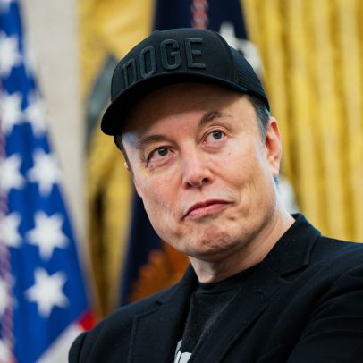 xAI de Elon Musk busca engenheiro para desenvolver avatar de anime com salário alto