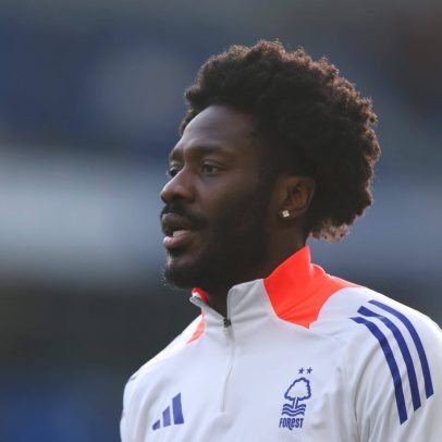 Ola Aina renova contrato de três anos com o Nottingham Forest