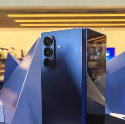 Samsung apresenta três novos smartphones dobráveis para enfrentar concorrência chinesa