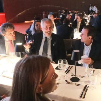 Dilma promove jantar musical com autoridades do Brics e canta com Galípolo