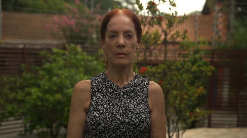 Marília Dalprá, de 67 anos, foi abordada no Parque Continental, zona oeste de São Paulo, perto da sua casa (Foto: Bruno Mazzoco/Estadão)