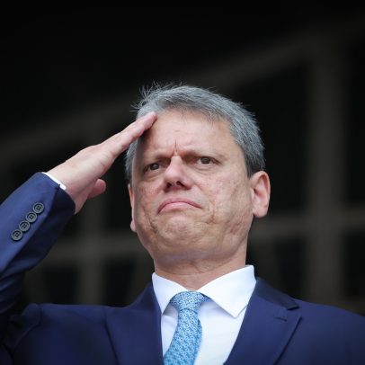 Tarcísio confirma candidatura à presidência e Centrão busca vice ideal