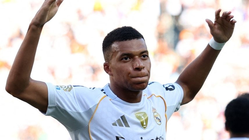 Mbappé comemora gol em Real Madrid x Borussia Dortmund, jogo do Mundial (Foto: REUTERS/Mike Segar)