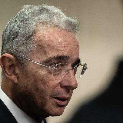 Processo penal contra Álvaro Uribe avança para fase final na Colômbia
