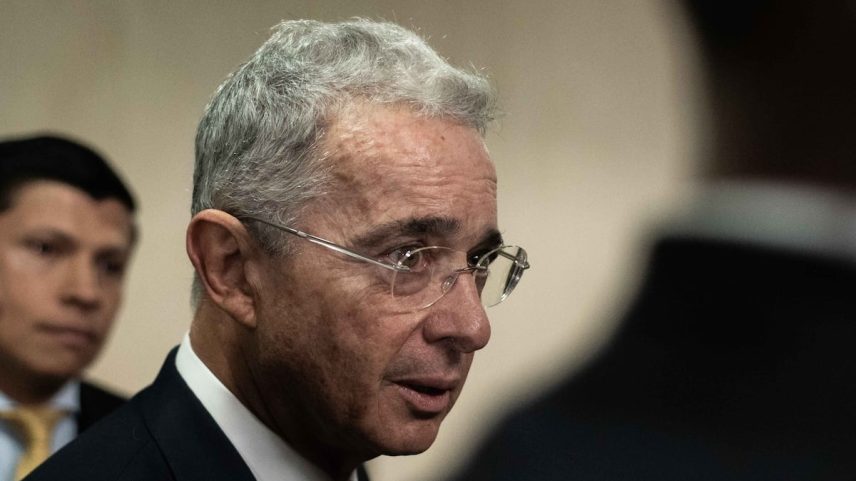 Álvaro Uribe em Bogotá, Colômbia, no dia 8 de outubro de 2019. (Foto: Juan Zarama/EFE)
