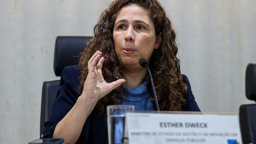 A ministra da Gestão e da Inovação em Serviços Públicos, Esther Dweck, apresenta os detalhes do edital da 2ª edição do Concurso Nacional Unificado (CNU). (Foto: Valter Campanato/Agência Brasil)