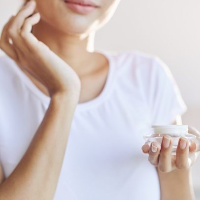 Estudo identifica ingredientes eficazes para cuidados com a pele e sua eficácia