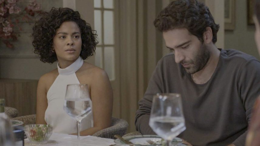 Maria de Fátima (Bella Campos) e Afonso (Humberto Carrão) (Foto: Globo/ Divulgação)