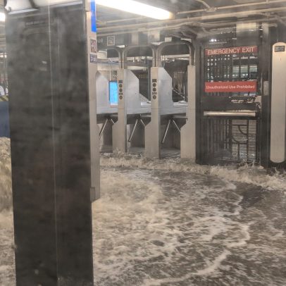 Chuvas torrenciais causam alagamentos e caos no transporte em Nova York e Nova Jersey