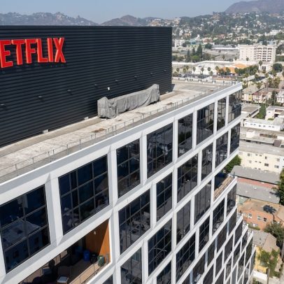 Netflix enfrenta dilema após valorização das ações quase dobrar em um ano