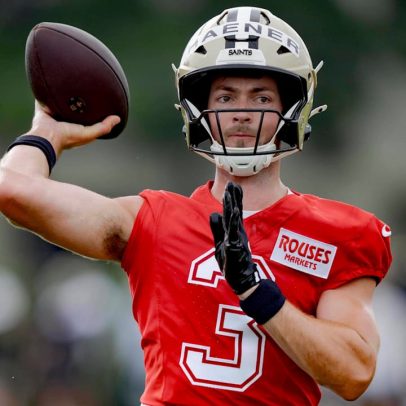 Jake Haener tem chance real de brilhar na disputa pelo comando dos Saints