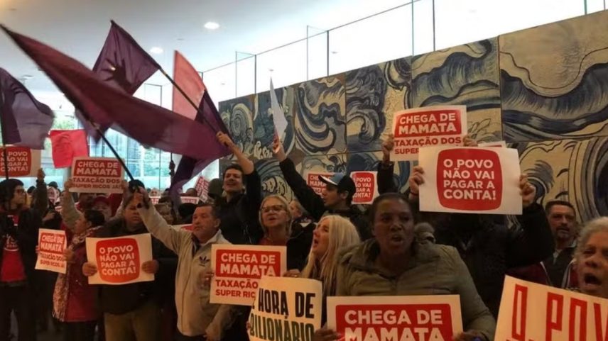 Protesto na sede do Itaú na Faria Lima (Foto: Reprodução)