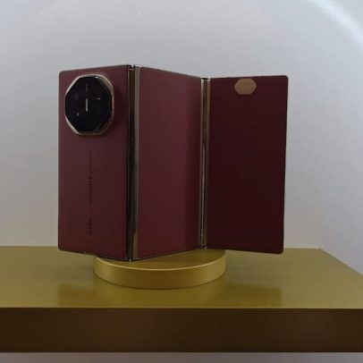 Huawei apresenta no Brasil smartphone com tela que se dobra em três partes