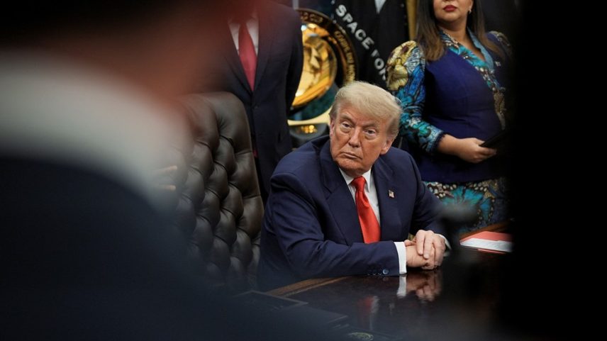 O megapacote de cortes de impostos proposto por Trump foi aprovado nesta terça-feira (1º) pelo Senado dos EUA. (Foto: Ken Cedeno/Reuters)