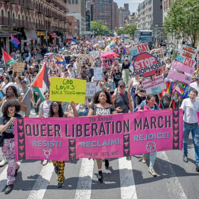Turistas LGBTQ+ internacionais evitam viagens aos EUA por conta de políticas locais
