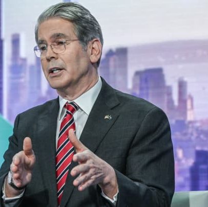 Trump nega reportagem sobre Bessent convencendo-o a não demitir Powell