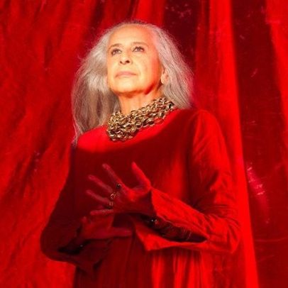 Maria Bethânia anuncia novas datas de shows após esgotamento de ingressos