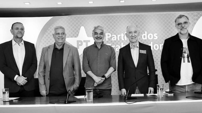 Edinho Silva, Romênio Pereira, Rui Falcão e Valter Pomar, candidatos à presidência do PT, e Humberto Costa (centro) (Foto: Roberto Stuckert)