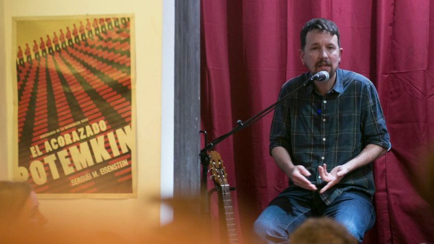 Apresentação do último livro de Pablo Iglesias na Taberna Garibaldi de Madrid. (Foto: Santi Burgos)