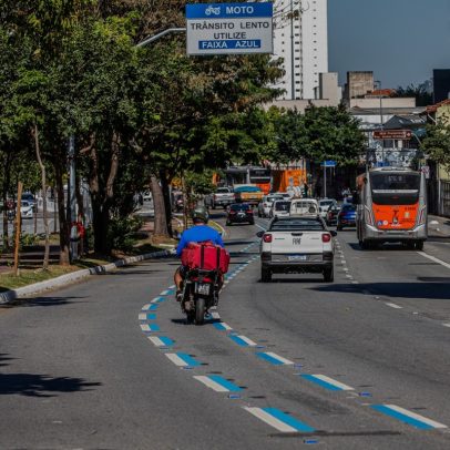 Faixa azul em SP aumenta acidentes e 70% dos motociclistas ultrapassam velocidade
