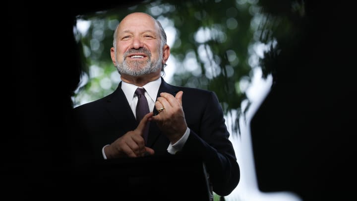 Secretário de Comércio dos EUA, Howard Lutnick, responde a perguntas durante uma entrevista na televisão na Casa Branca em 11 de junho de 2025, em Washington, DC. (Foto: Win Mcnamee | Getty Images)