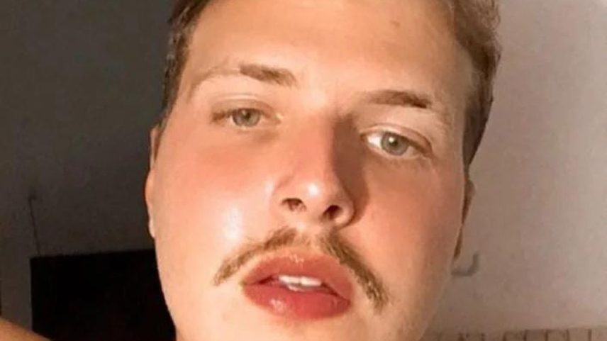 Vitor Gonçalves Mattos Viana foi denunciado por atacar com canivete segurança na Orla Bardot (Foto: Reprodução)