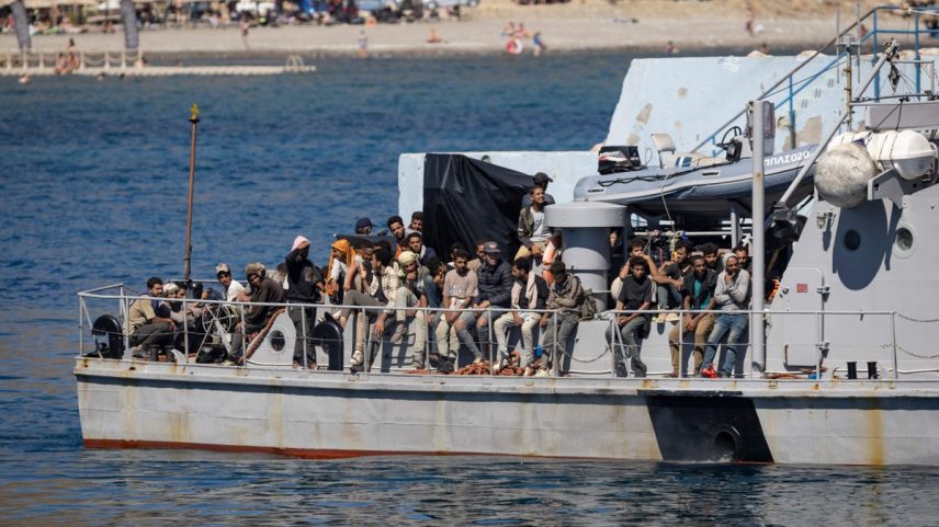 Grécia resgata centenas de migrantes durante fim de semana (Foto: Costas Metaxakis/AFP)