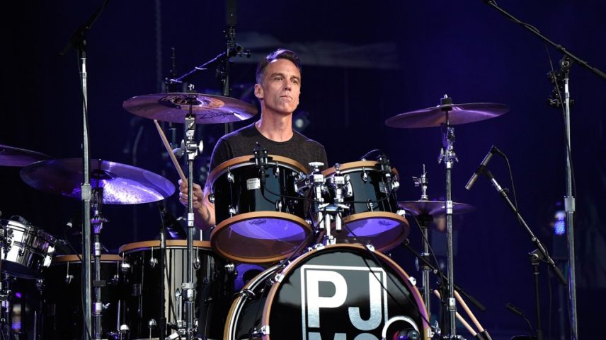 O baterista do Pearl Jam, Matt Cameron, está deixando a banda após 27 anos, informou o músico e a banda em declarações. (Foto: Reprodução)
