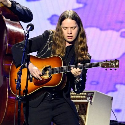 Billy Strings lança colaboração de death metal com a banda Cryptopsy