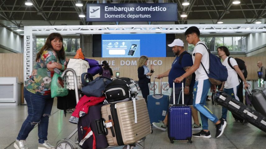 FÉRIAS - Movimento nos aeroportos aumentam (Foto: Fernando Frazão/Agência Brasil)