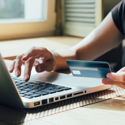 Bancos projetam desaceleração moderada do crédito para 2025, aponta pesquisa