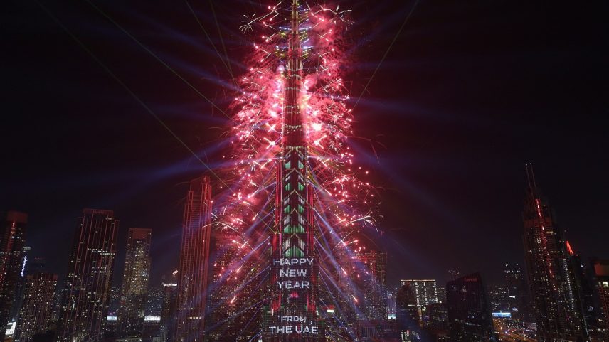 Fogos de artifício no Burj Khalifa, o edifício mais alto do mundo, durante a celebração de Ano Novo em Dubai 01/01/2025 (Foto: REUTERS/Amr Alfiky)