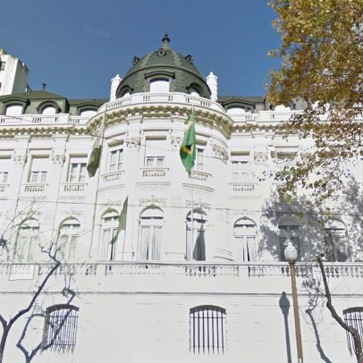 Lula se instala em embaixada na Argentina após críticas sobre gastos em viagens