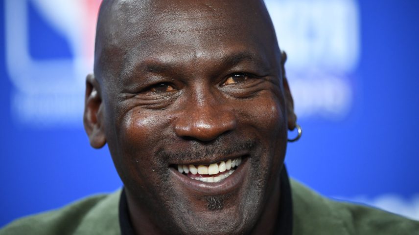 Michael Jordan: astro do basquete norte-americano se aposentou das quadras há 20 anos (Foto: FRANCK FIFE / AFP/Getty Images)