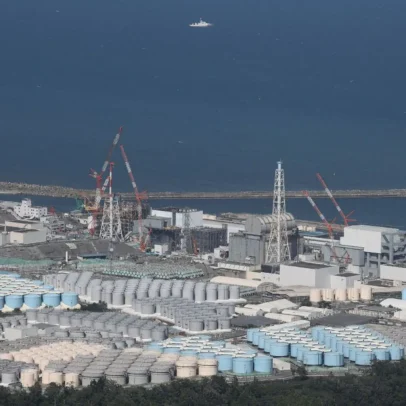 Trabalhadores da usina de Fukushima evacuam após alerta de tsunami no Japão