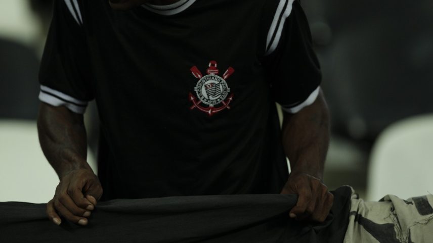 Corinthians sofre com cobranças na Justiça (Foto: Alexandre Cassiano)