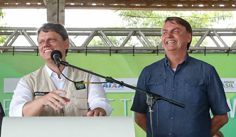 Tarcísio de Freitas, governador de São Paulo, e o ex-presidente Jair Bolsonaro (Foto: Reprodução/redes sociais)