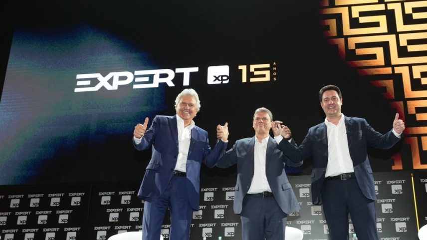 Governadores Ronaldo Caiado (União Brasil-GO), Tarcísio de Freitas (Republicanos-SP) e Ratinho Júnior (PSD-PR), durante a Expert XP 2025 (Foto: Divulgação)