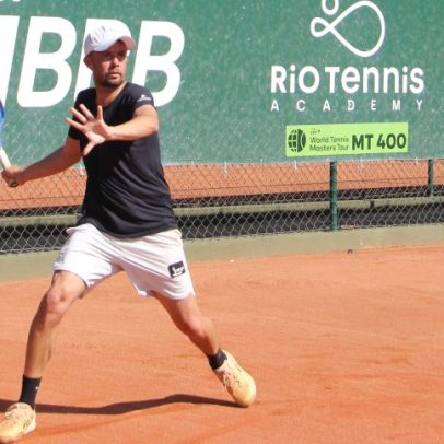 Ex-top 5 do mundo chega à final do torneio masters no Rio de Janeiro