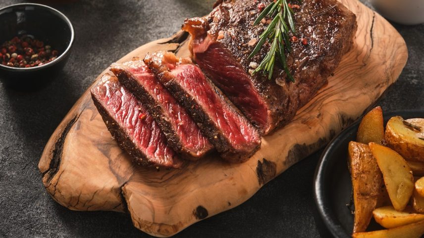 Especialistas sugerem redução no consumo de carne vermelha (Foto: FoodAndPhoto/Adobe Stock)