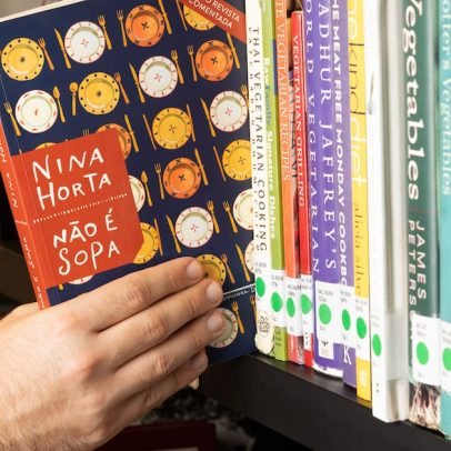 'Livro de gastronomia é eleito o melhor pelo Paladar e surpreende leitores'